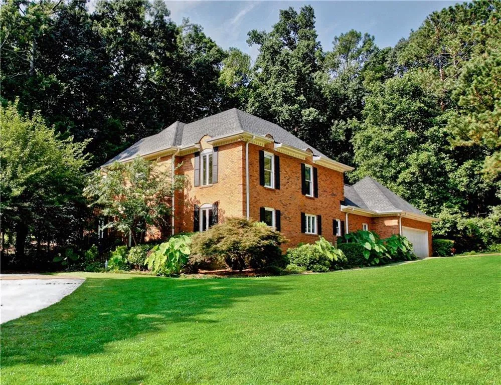 5025 Oak Bluff Court, Sandy Springs, Georgia 30350, 6 Bedrooms Bedrooms, ,4 BathroomsBathrooms,Residential,Sold,5025 Oak Bluff Court,6049727