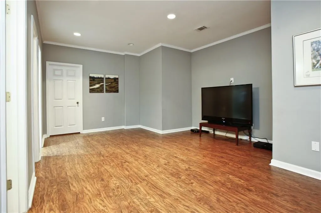 5025 Oak Bluff Court, Sandy Springs, Georgia 30350, 6 Bedrooms Bedrooms, ,4 BathroomsBathrooms,Residential,Sold,5025 Oak Bluff Court,6049727