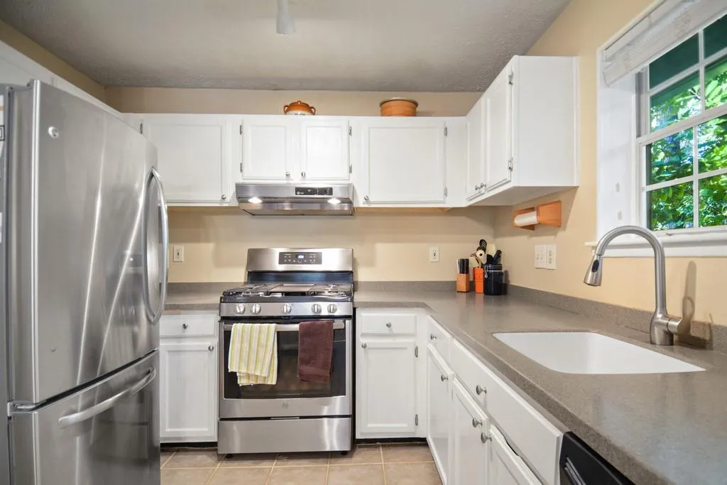 6802 Glenridge Drive Unit C, Atlanta, Georgia 30328, 2 Bedrooms Bedrooms, ,2 BathroomsBathrooms,Residential,Sold,6802 Glenridge Drive Unit C,6816907