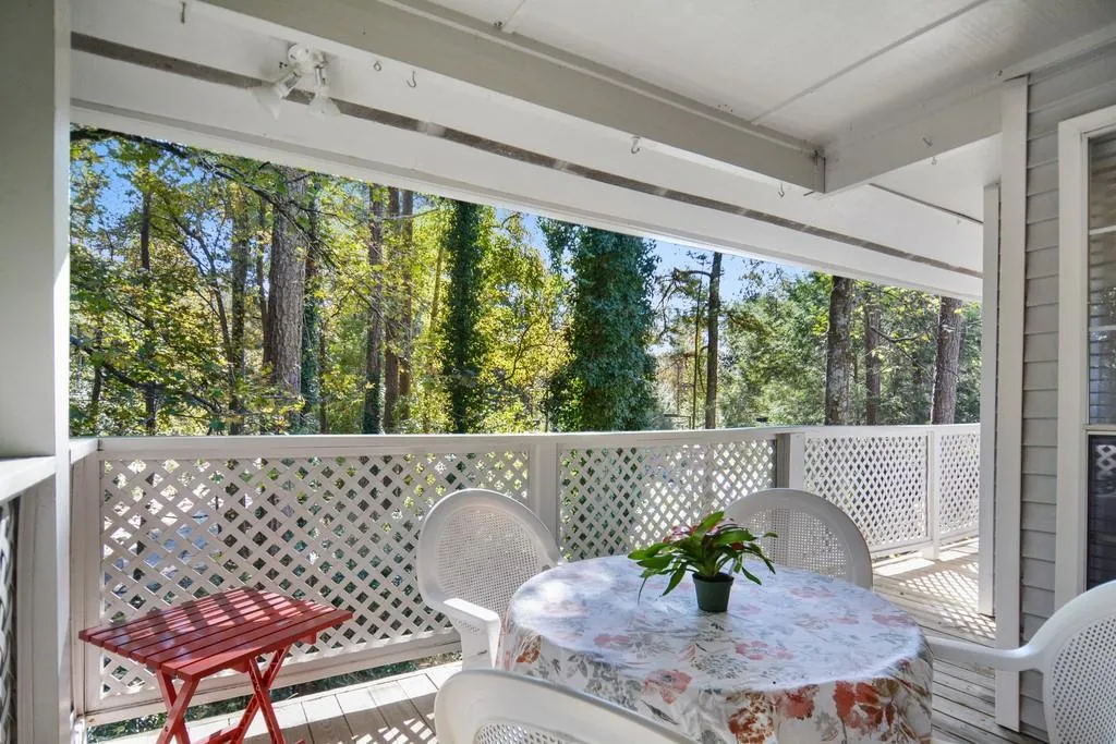 6802 Glenridge Drive Unit C, Atlanta, Georgia 30328, 2 Bedrooms Bedrooms, ,2 BathroomsBathrooms,Residential,Sold,6802 Glenridge Drive Unit C,6816907