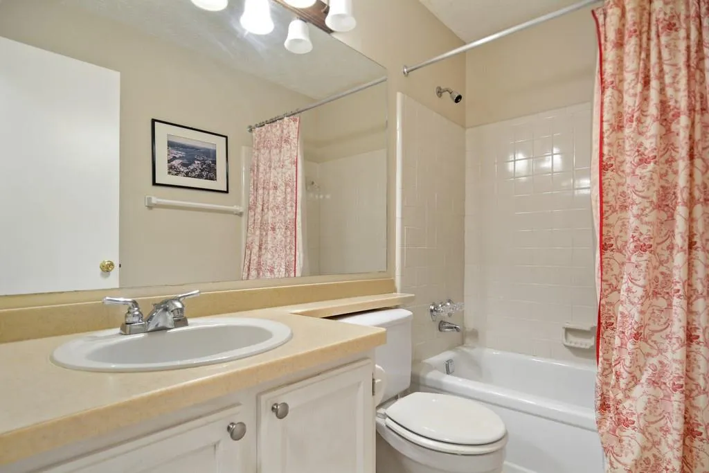 6802 Glenridge Drive Unit C, Atlanta, Georgia 30328, 2 Bedrooms Bedrooms, ,2 BathroomsBathrooms,Residential,Sold,6802 Glenridge Drive Unit C,6816907