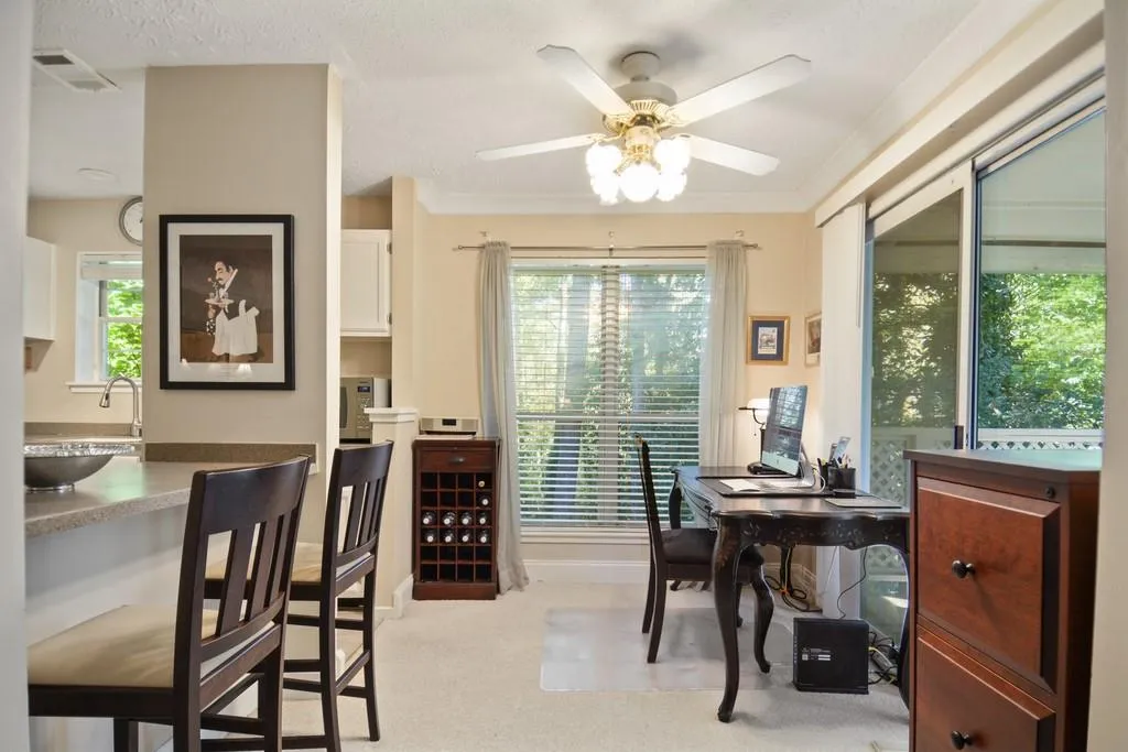 6802 Glenridge Drive Unit C, Atlanta, Georgia 30328, 2 Bedrooms Bedrooms, ,2 BathroomsBathrooms,Residential,Sold,6802 Glenridge Drive Unit C,6816907