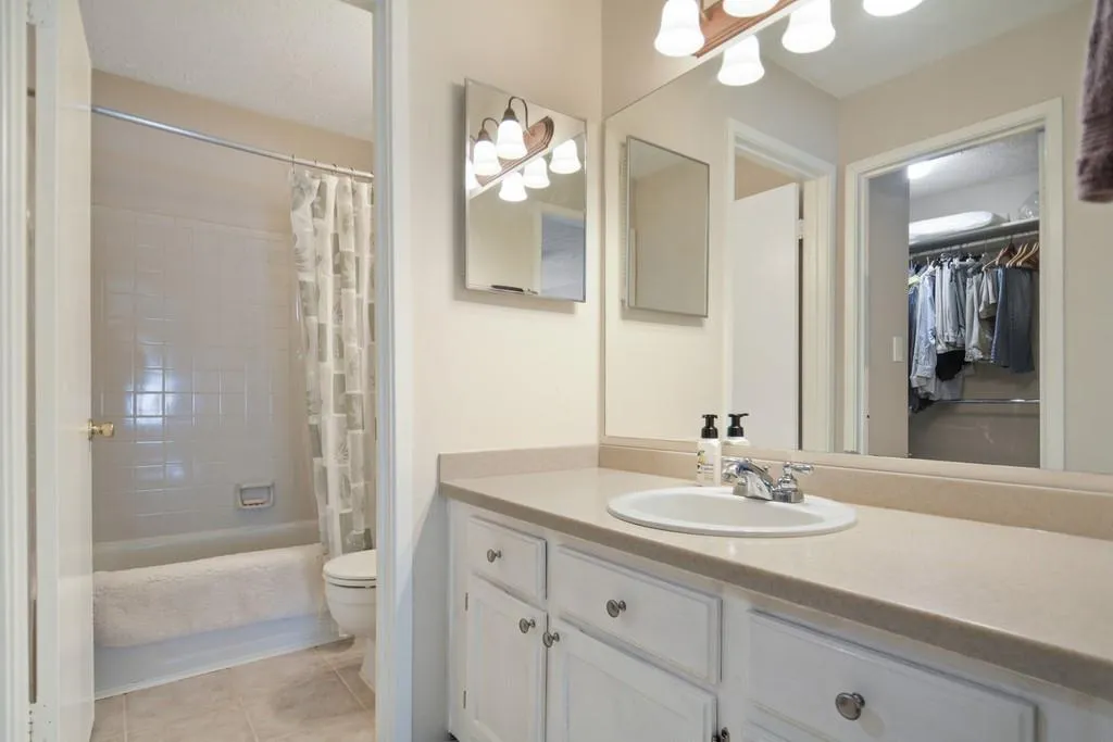 6802 Glenridge Drive Unit C, Atlanta, Georgia 30328, 2 Bedrooms Bedrooms, ,2 BathroomsBathrooms,Residential,Sold,6802 Glenridge Drive Unit C,6816907