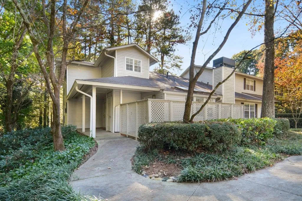 6802 Glenridge Drive Unit C, Atlanta, Georgia 30328, 2 Bedrooms Bedrooms, ,2 BathroomsBathrooms,Residential,Sold,6802 Glenridge Drive Unit C,6816907