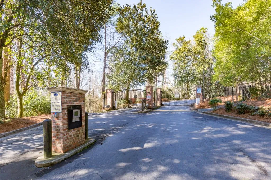 6802 Glenridge Drive Unit C, Atlanta, Georgia 30328, 2 Bedrooms Bedrooms, ,2 BathroomsBathrooms,Residential,Sold,6802 Glenridge Drive Unit C,6816907