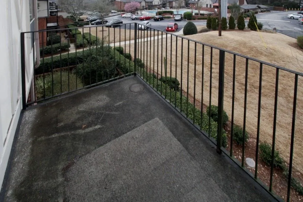 6851 Roswell Road Unit D-11, Sandy Springs, Georgia 30328, 3 Bedrooms Bedrooms, ,2 BathroomsBathrooms,Residential,Sold,6851 Roswell Road Unit D-11,5967743