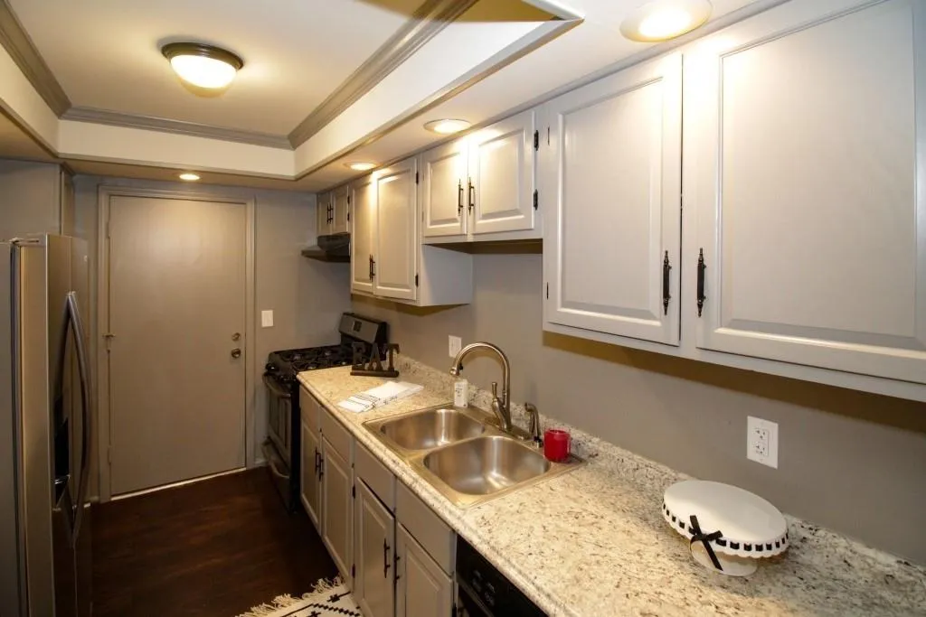 6851 Roswell Road Unit D-11, Sandy Springs, Georgia 30328, 3 Bedrooms Bedrooms, ,2 BathroomsBathrooms,Residential,Sold,6851 Roswell Road Unit D-11,5967743