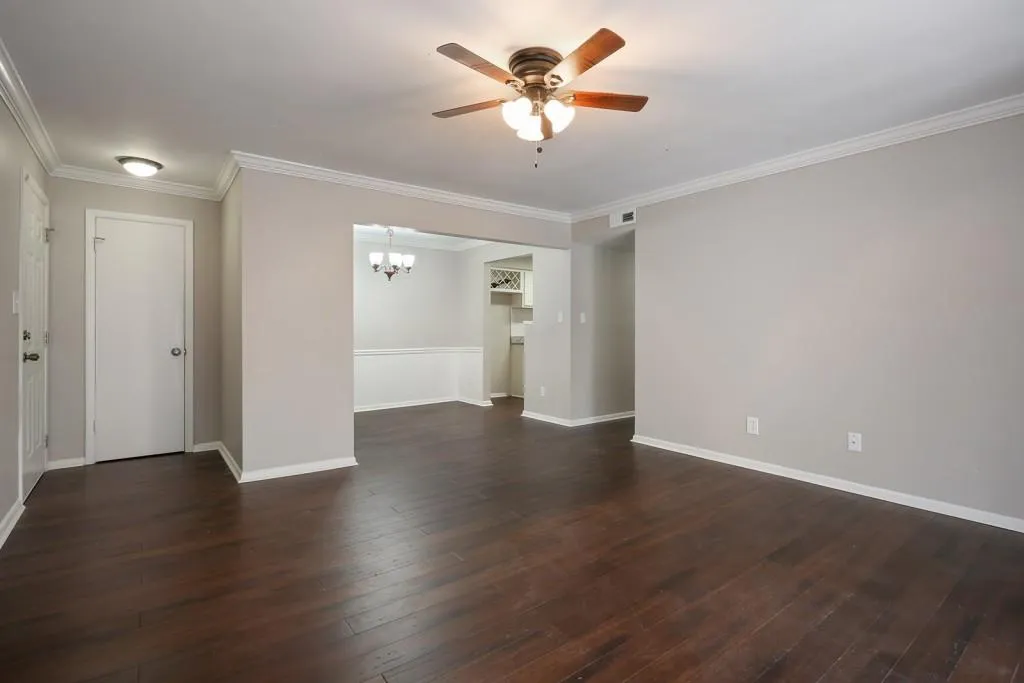 5151 Roswell Road Unit 8, Atlanta, Georgia 30342, 2 Bedrooms Bedrooms, ,2 BathroomsBathrooms,Residential,Sold,5151 Roswell Road Unit 8,6110007