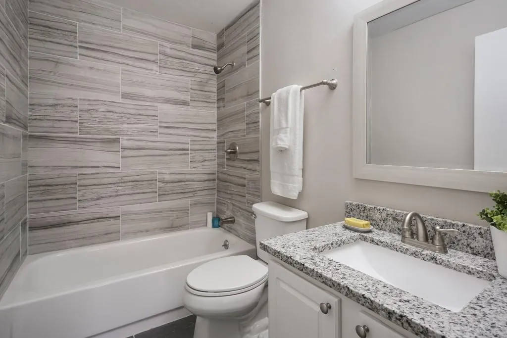 5151 Roswell Road Unit 8, Atlanta, Georgia 30342, 2 Bedrooms Bedrooms, ,2 BathroomsBathrooms,Residential,Sold,5151 Roswell Road Unit 8,6110007