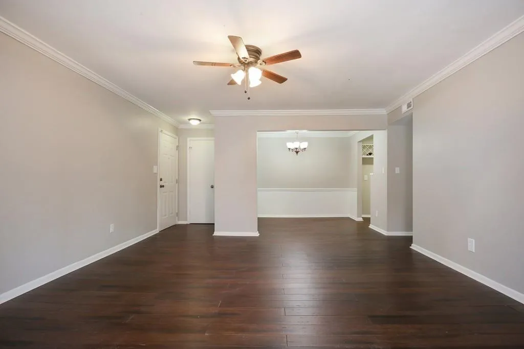 5151 Roswell Road Unit 8, Atlanta, Georgia 30342, 2 Bedrooms Bedrooms, ,2 BathroomsBathrooms,Residential,Sold,5151 Roswell Road Unit 8,6110007