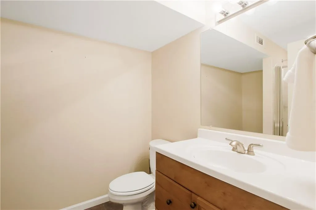 220 Glen Meadow Court, Sandy Springs, Georgia 30328, 4 Bedrooms Bedrooms, ,4 BathroomsBathrooms,Residential,Sold,220 Glen Meadow Court,6897969