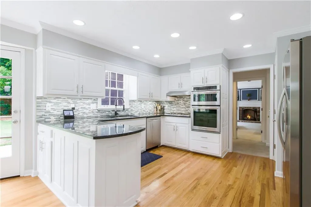 220 Glen Meadow Court, Sandy Springs, Georgia 30328, 4 Bedrooms Bedrooms, ,4 BathroomsBathrooms,Residential,Sold,220 Glen Meadow Court,6897969