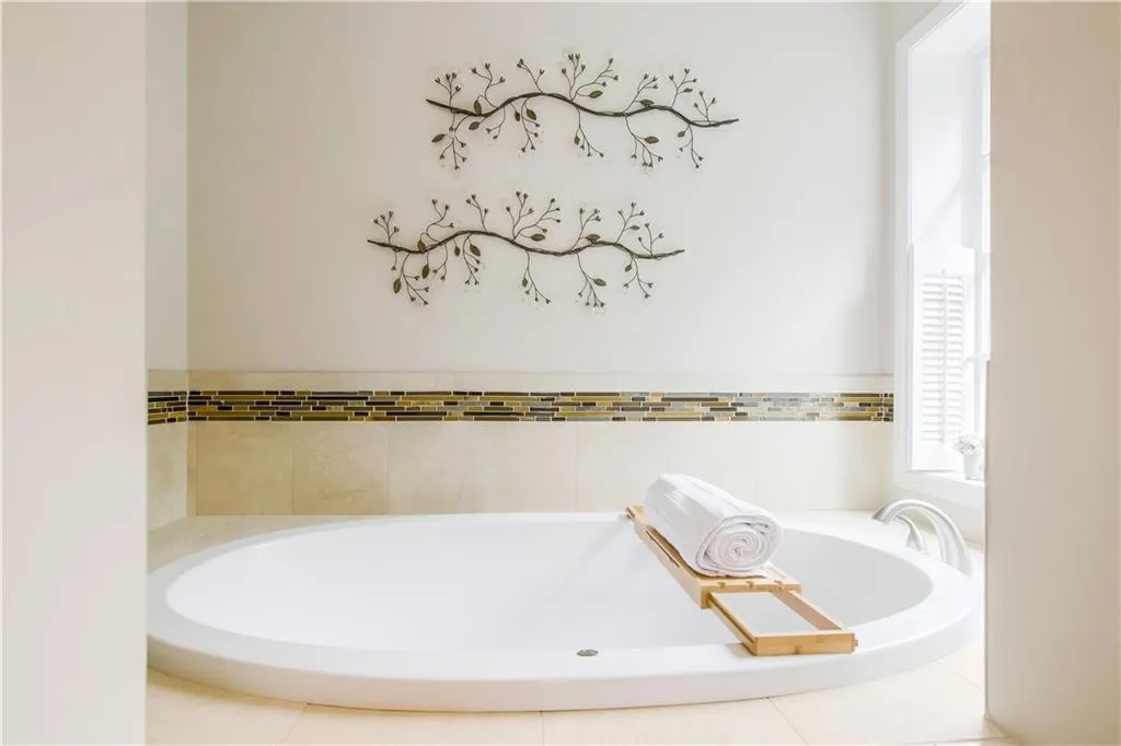 220 Glen Meadow Court, Sandy Springs, Georgia 30328, 4 Bedrooms Bedrooms, ,4 BathroomsBathrooms,Residential,Sold,220 Glen Meadow Court,6897969