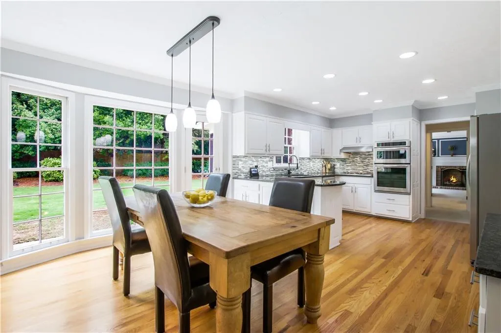 220 Glen Meadow Court, Sandy Springs, Georgia 30328, 4 Bedrooms Bedrooms, ,4 BathroomsBathrooms,Residential,Sold,220 Glen Meadow Court,6897969