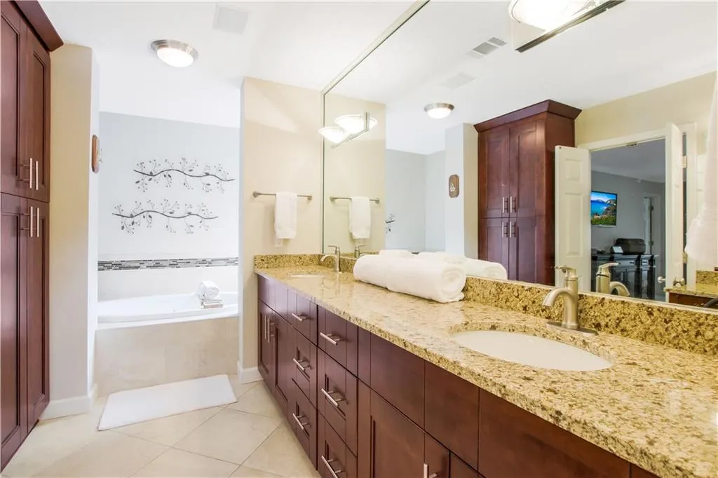 220 Glen Meadow Court, Sandy Springs, Georgia 30328, 4 Bedrooms Bedrooms, ,4 BathroomsBathrooms,Residential,Sold,220 Glen Meadow Court,6897969