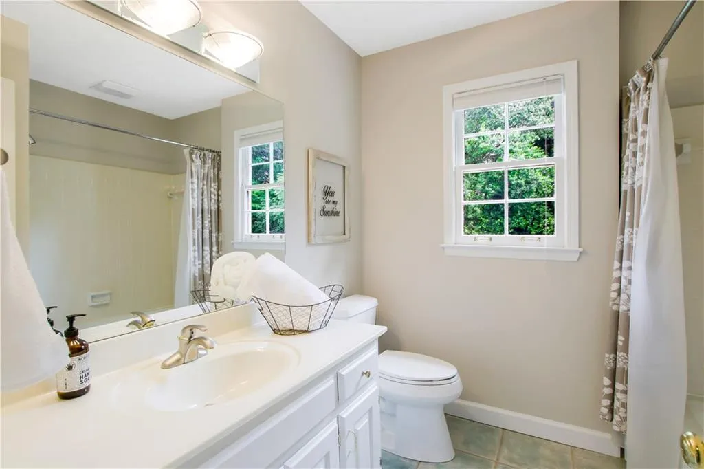 220 Glen Meadow Court, Sandy Springs, Georgia 30328, 4 Bedrooms Bedrooms, ,4 BathroomsBathrooms,Residential,Sold,220 Glen Meadow Court,6897969