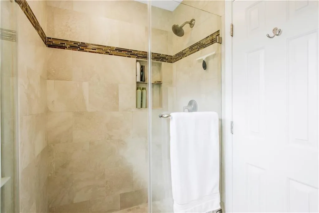 220 Glen Meadow Court, Sandy Springs, Georgia 30328, 4 Bedrooms Bedrooms, ,4 BathroomsBathrooms,Residential,Sold,220 Glen Meadow Court,6897969