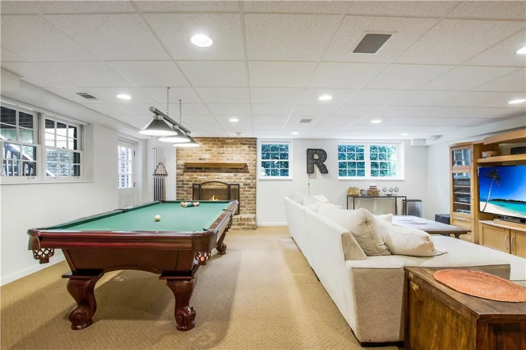 220 Glen Meadow Court, Sandy Springs, Georgia 30328, 4 Bedrooms Bedrooms, ,4 BathroomsBathrooms,Residential,Sold,220 Glen Meadow Court,6897969