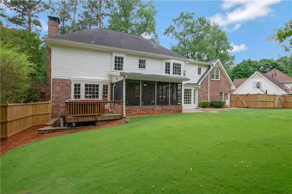 220 Glen Meadow Court, Sandy Springs, Georgia 30328, 4 Bedrooms Bedrooms, ,4 BathroomsBathrooms,Residential,Sold,220 Glen Meadow Court,6897969