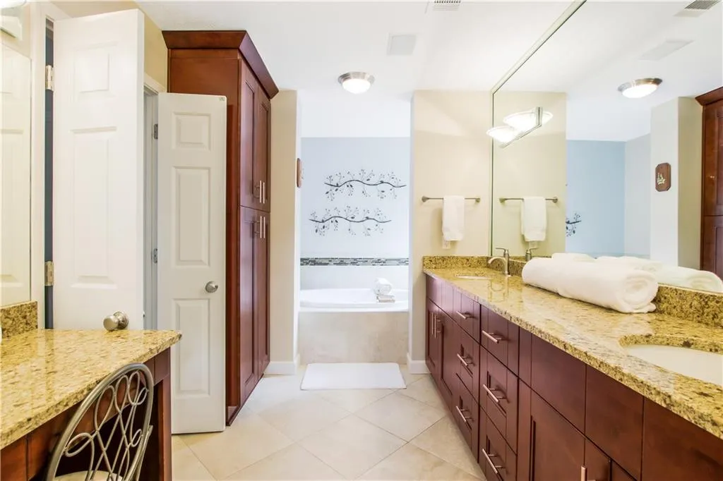 220 Glen Meadow Court, Sandy Springs, Georgia 30328, 4 Bedrooms Bedrooms, ,4 BathroomsBathrooms,Residential,Sold,220 Glen Meadow Court,6897969