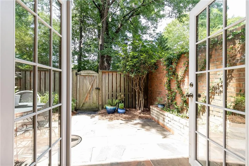 4620 Wieuca Road Ne Unit 25, Atlanta, Georgia 30342, 3 Bedrooms Bedrooms, ,2 BathroomsBathrooms,Residential,For Sale,4620 Wieuca Road Ne Unit 25,7671453