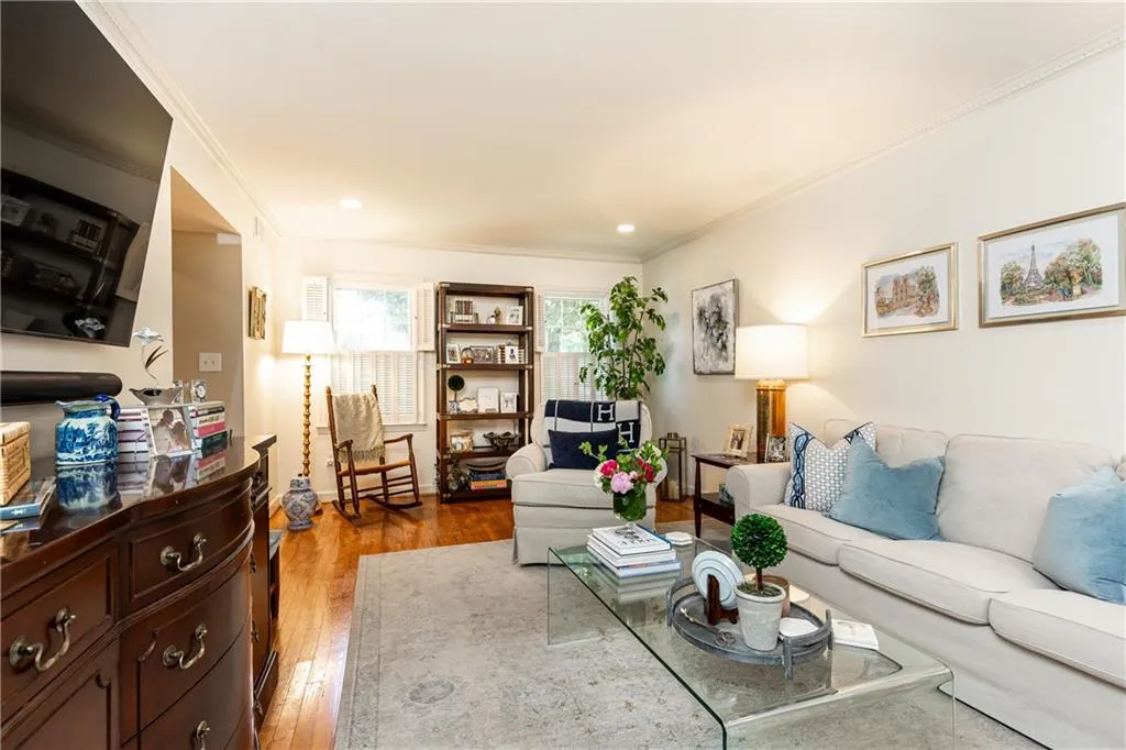 4620 Wieuca Road Ne Unit 25, Atlanta, Georgia 30342, 3 Bedrooms Bedrooms, ,2 BathroomsBathrooms,Residential,For Sale,4620 Wieuca Road Ne Unit 25,7671453