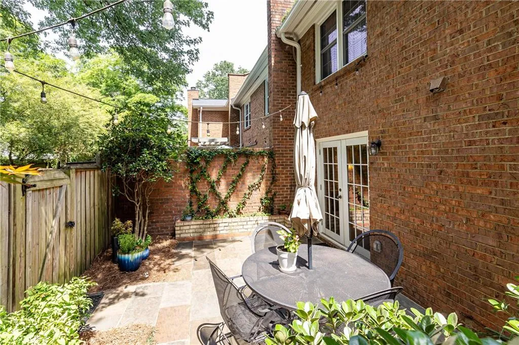 4620 Wieuca Road Ne Unit 25, Atlanta, Georgia 30342, 3 Bedrooms Bedrooms, ,2 BathroomsBathrooms,Residential,For Sale,4620 Wieuca Road Ne Unit 25,7671453