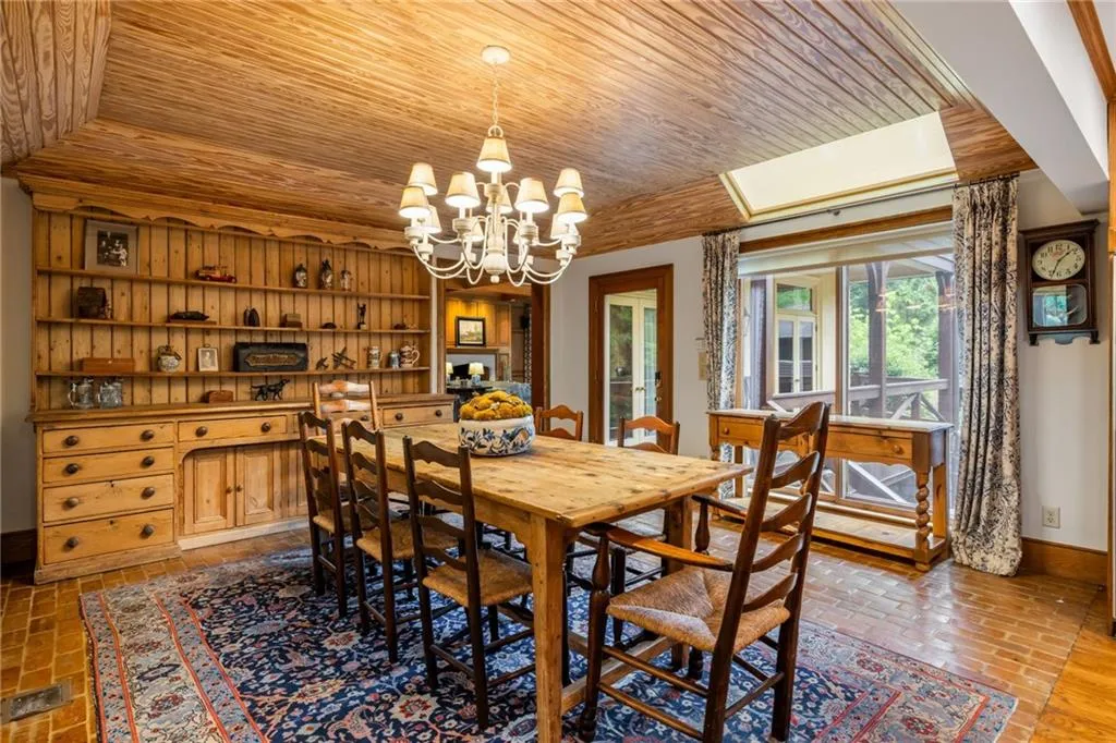 Family size breakfast room off of the great room open to the kitchen