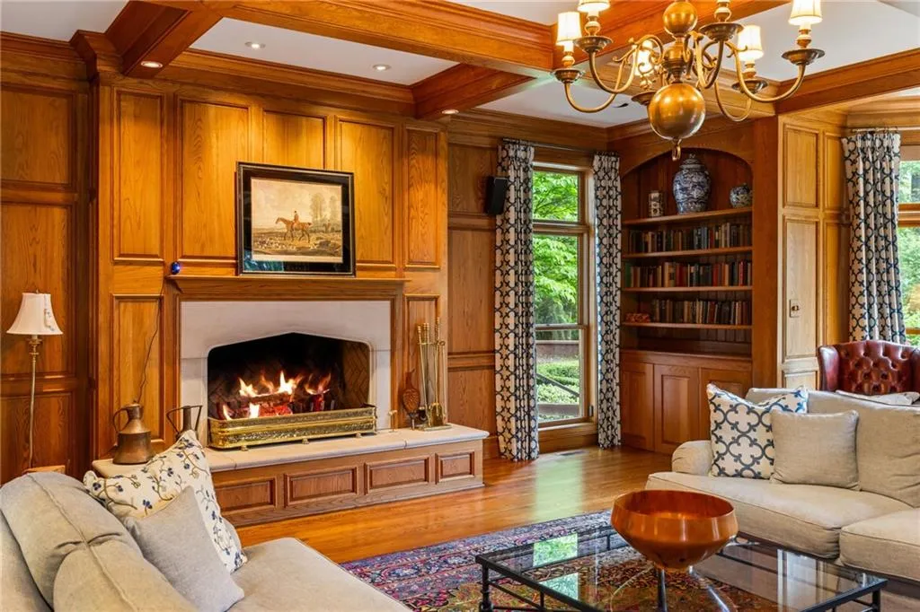 Richly paneled walls and coffered ceilings. A private club room that is all yours!