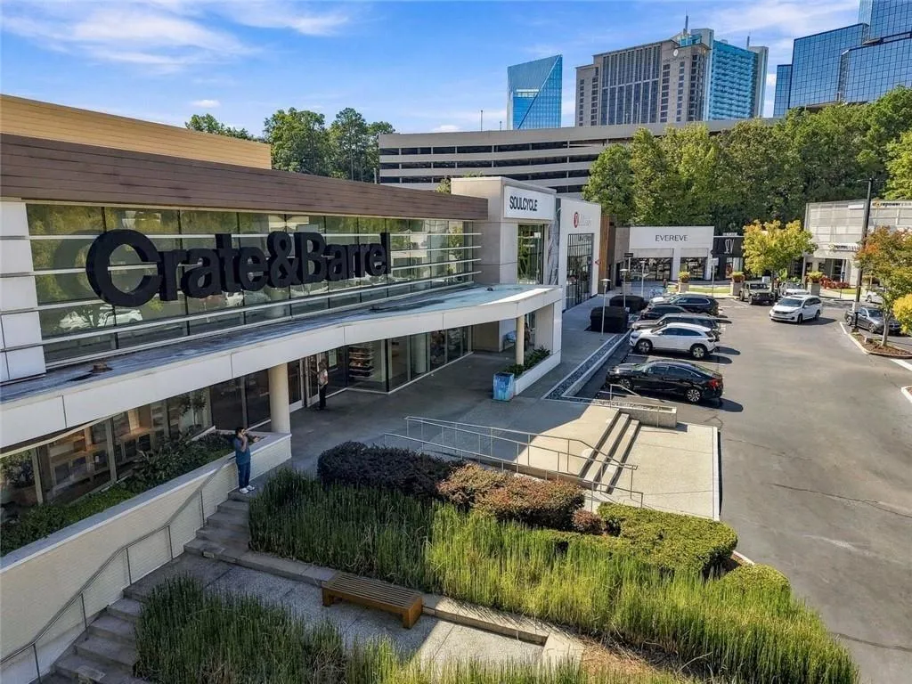 Lenox shopping center - walking distance