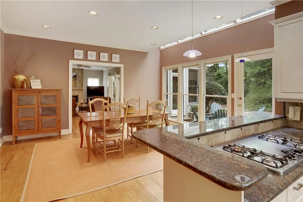 5500 Glen Errol Road, Atlanta, Georgia 30327, 5 Bedrooms Bedrooms, ,4 BathroomsBathrooms,Residential,Sold,5500 Glen Errol Road,5633412