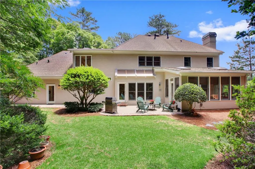 5500 Glen Errol Road, Atlanta, Georgia 30327, 5 Bedrooms Bedrooms, ,4 BathroomsBathrooms,Residential,Sold,5500 Glen Errol Road,5633412