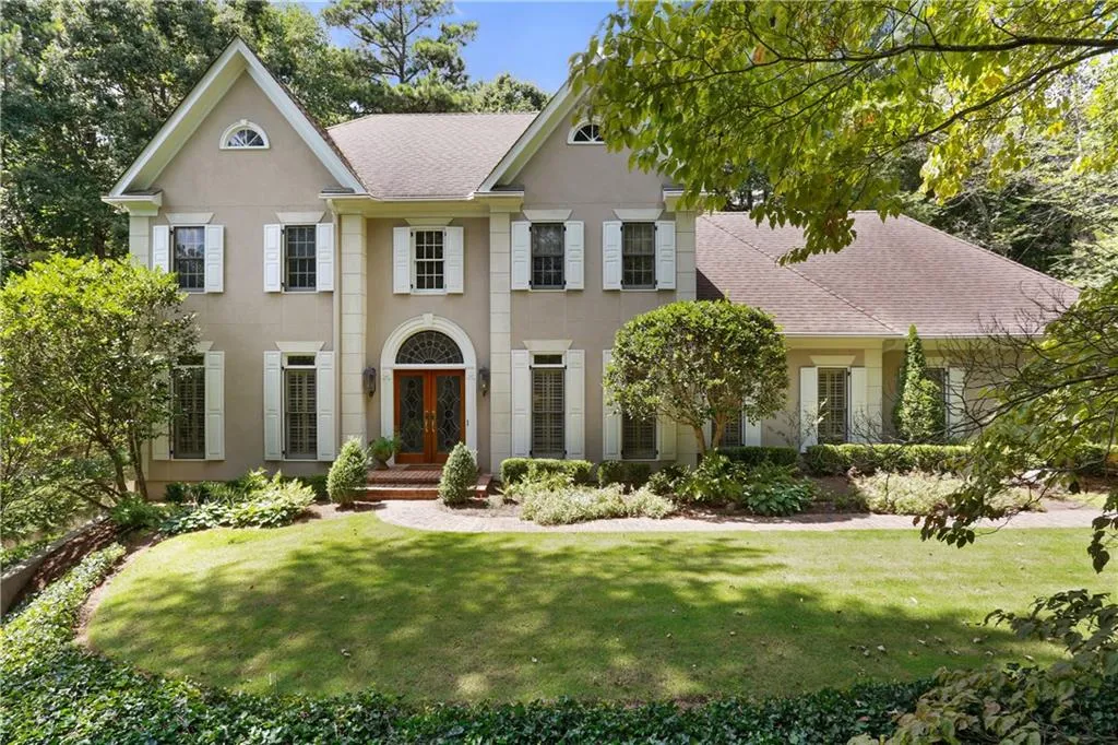 5500 Glen Errol Road, Atlanta, Georgia 30327, 5 Bedrooms Bedrooms, ,4 BathroomsBathrooms,Residential,Sold,5500 Glen Errol Road,5633412