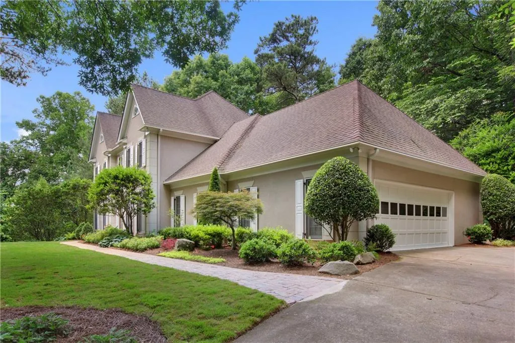 5500 Glen Errol Road, Atlanta, Georgia 30327, 5 Bedrooms Bedrooms, ,4 BathroomsBathrooms,Residential,Sold,5500 Glen Errol Road,5633412