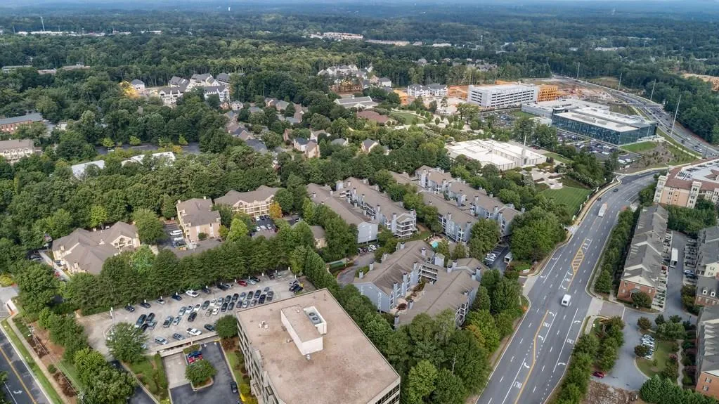 330 Granville Court, Sandy Springs, Georgia 30328, 1 Bedroom Bedrooms, ,1 BathroomBathrooms,Residential,Sold,330 Granville Court,6063465