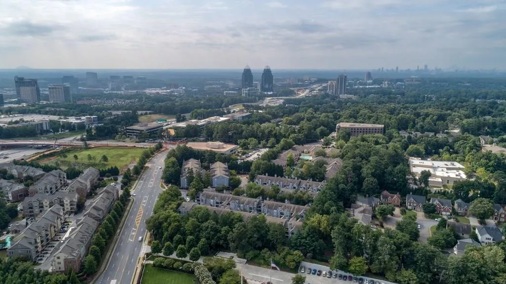 330 Granville Court, Sandy Springs, Georgia 30328, 1 Bedroom Bedrooms, ,1 BathroomBathrooms,Residential,Sold,330 Granville Court,6063465