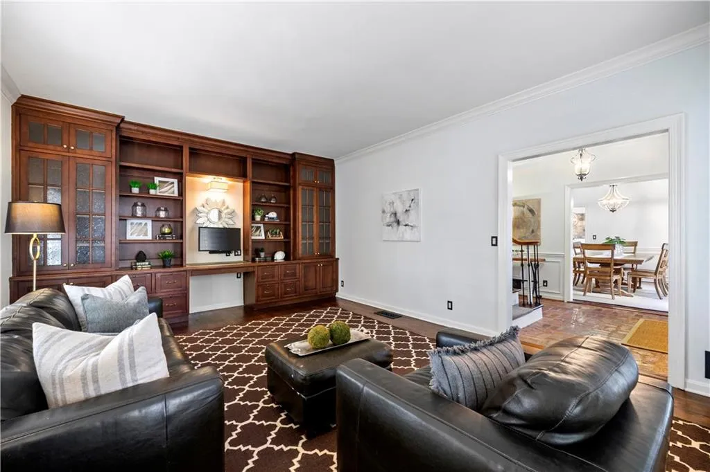 4720 Powers Ferry Road Nw, Sandy Springs, Georgia 30327, 4 Bedrooms Bedrooms, ,3 BathroomsBathrooms,Residential,Sold,4720 Powers Ferry Road Nw,7146321