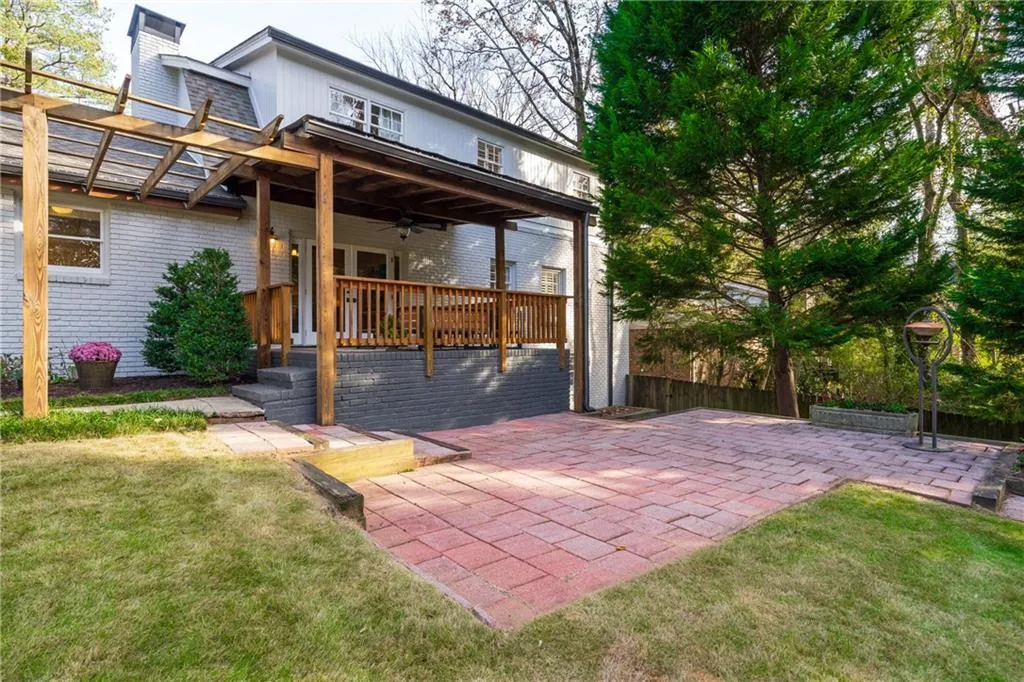 4720 Powers Ferry Road Nw, Sandy Springs, Georgia 30327, 4 Bedrooms Bedrooms, ,3 BathroomsBathrooms,Residential,Sold,4720 Powers Ferry Road Nw,7146321