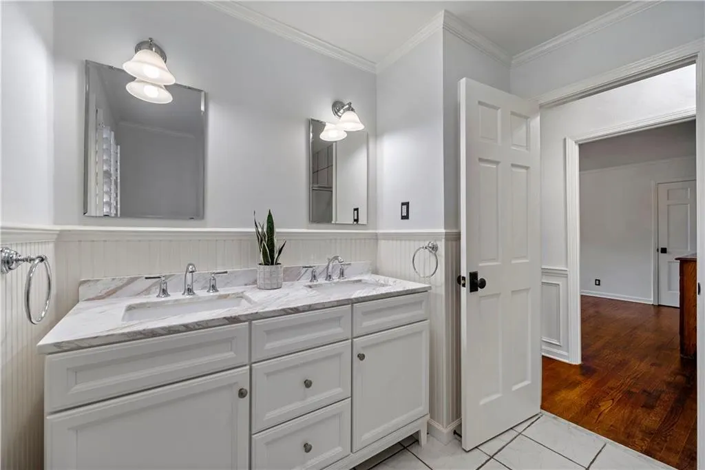 4720 Powers Ferry Road Nw, Sandy Springs, Georgia 30327, 4 Bedrooms Bedrooms, ,3 BathroomsBathrooms,Residential,Sold,4720 Powers Ferry Road Nw,7146321