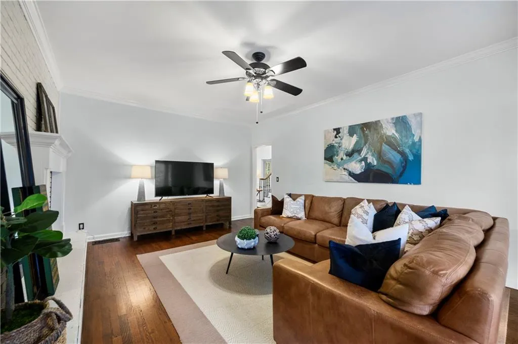 4720 Powers Ferry Road Nw, Sandy Springs, Georgia 30327, 4 Bedrooms Bedrooms, ,3 BathroomsBathrooms,Residential,Sold,4720 Powers Ferry Road Nw,7146321