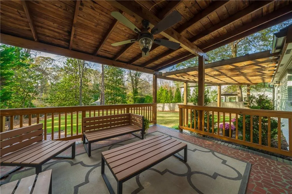 4720 Powers Ferry Road Nw, Sandy Springs, Georgia 30327, 4 Bedrooms Bedrooms, ,3 BathroomsBathrooms,Residential,Sold,4720 Powers Ferry Road Nw,7146321