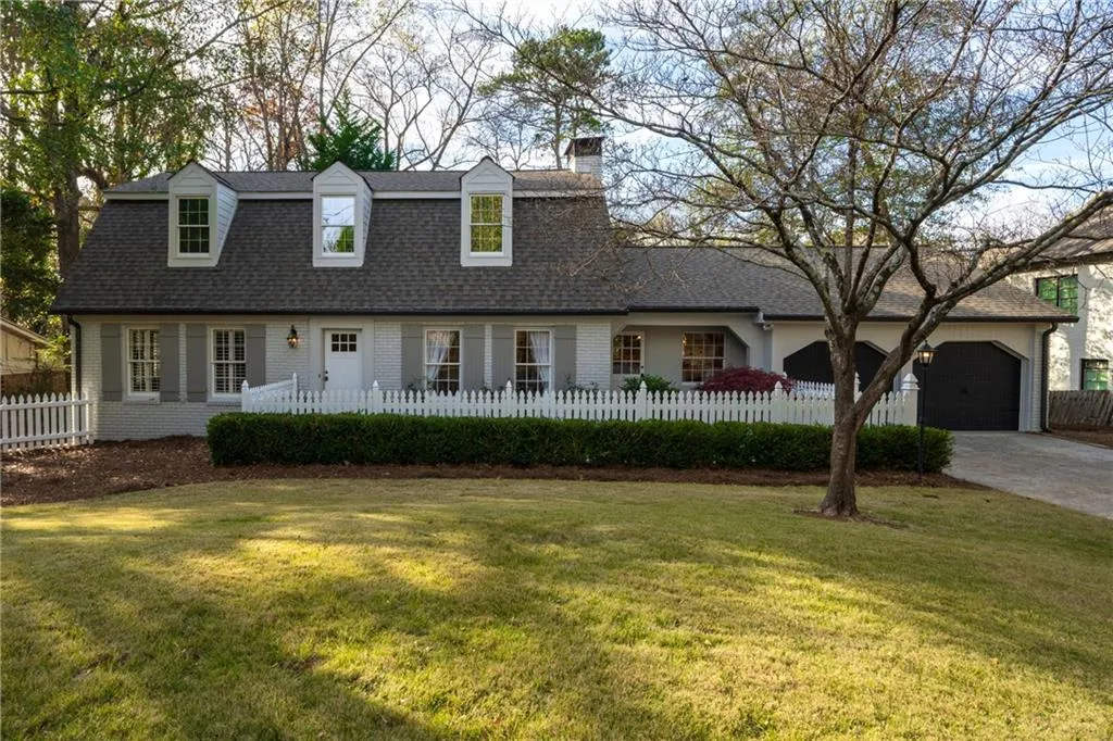 4720 Powers Ferry Road Nw, Sandy Springs, Georgia 30327, 4 Bedrooms Bedrooms, ,3 BathroomsBathrooms,Residential,Sold,4720 Powers Ferry Road Nw,7146321