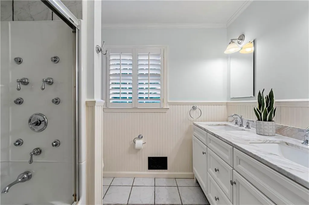 4720 Powers Ferry Road Nw, Sandy Springs, Georgia 30327, 4 Bedrooms Bedrooms, ,3 BathroomsBathrooms,Residential,Sold,4720 Powers Ferry Road Nw,7146321