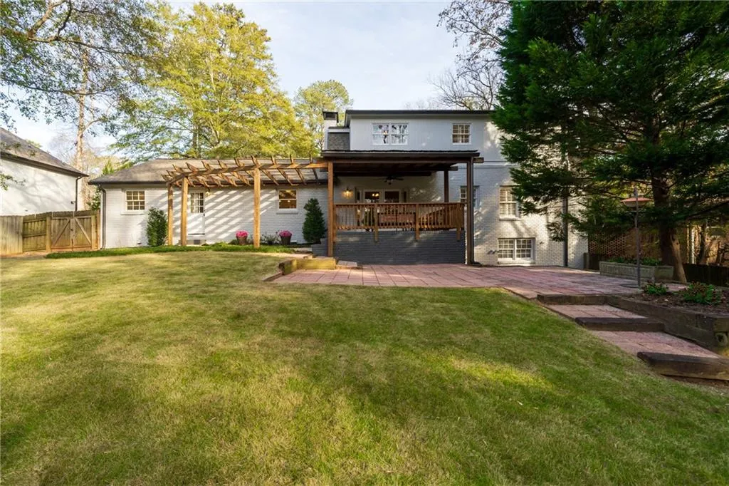 4720 Powers Ferry Road Nw, Sandy Springs, Georgia 30327, 4 Bedrooms Bedrooms, ,3 BathroomsBathrooms,Residential,Sold,4720 Powers Ferry Road Nw,7146321