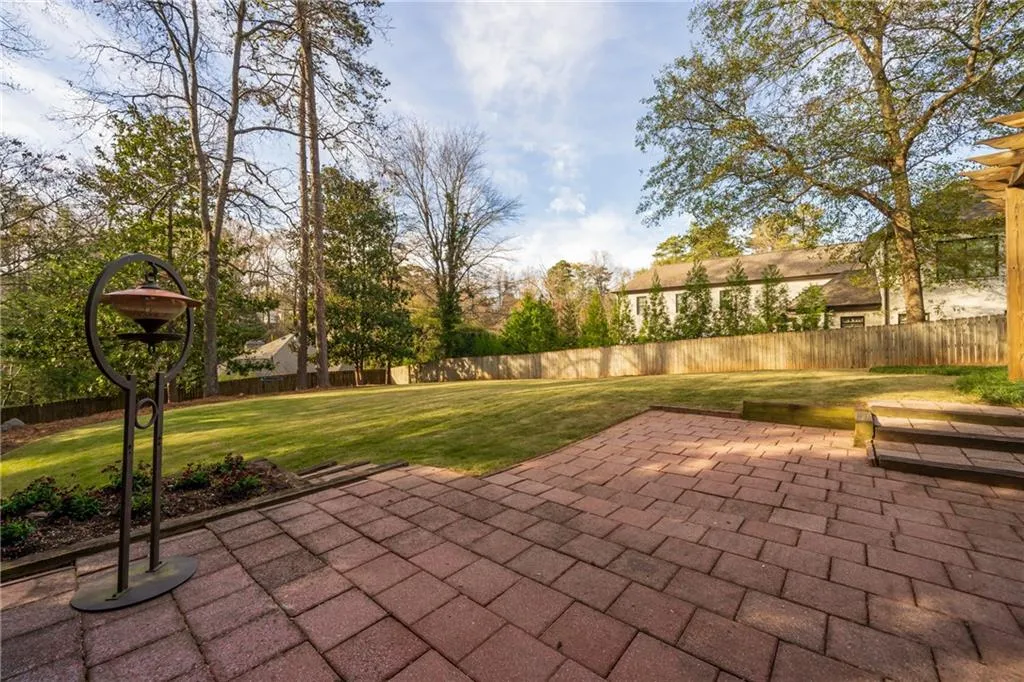 4720 Powers Ferry Road Nw, Sandy Springs, Georgia 30327, 4 Bedrooms Bedrooms, ,3 BathroomsBathrooms,Residential,Sold,4720 Powers Ferry Road Nw,7146321