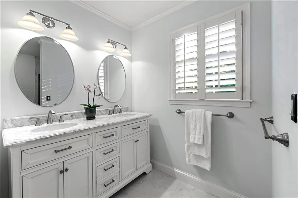 4720 Powers Ferry Road Nw, Sandy Springs, Georgia 30327, 4 Bedrooms Bedrooms, ,3 BathroomsBathrooms,Residential,Sold,4720 Powers Ferry Road Nw,7146321