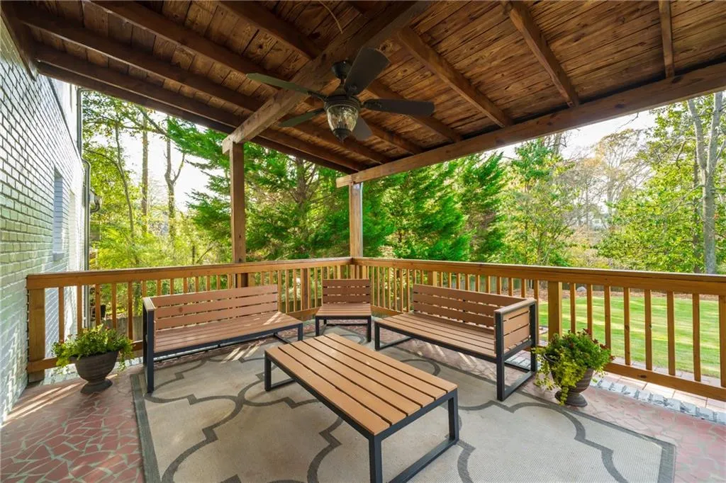 4720 Powers Ferry Road Nw, Sandy Springs, Georgia 30327, 4 Bedrooms Bedrooms, ,3 BathroomsBathrooms,Residential,Sold,4720 Powers Ferry Road Nw,7146321