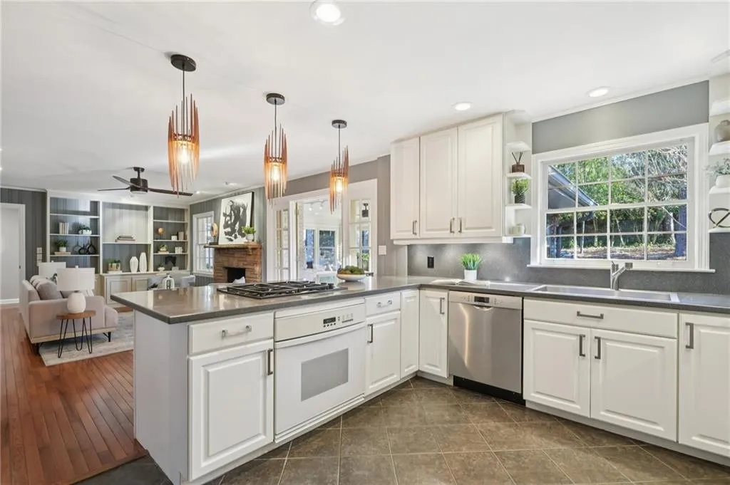 5795 Timberlane Terrace, Atlanta, Georgia 30328, 3 Bedrooms Bedrooms, ,2 BathroomsBathrooms,Residential,For Sale,5795 Timberlane Terrace,7693214