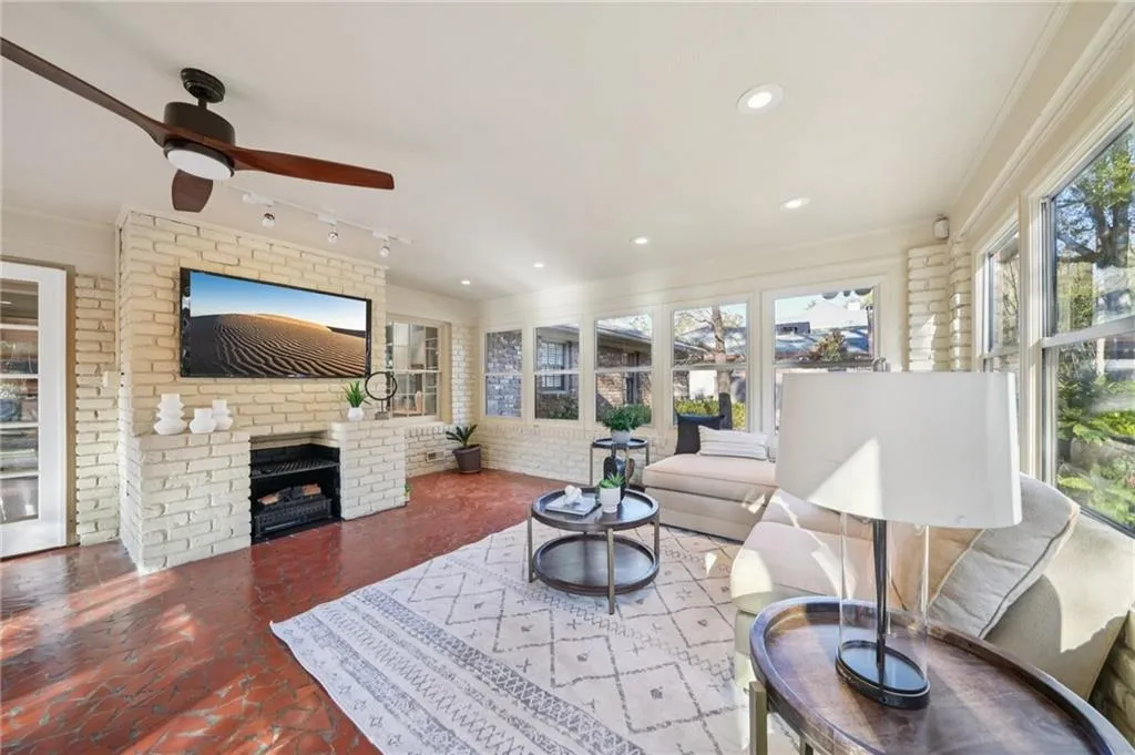 5795 Timberlane Terrace, Atlanta, Georgia 30328, 3 Bedrooms Bedrooms, ,2 BathroomsBathrooms,Residential,For Sale,5795 Timberlane Terrace,7693214