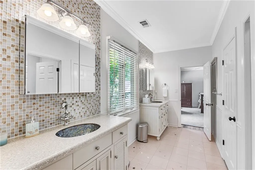 5485 Errol Place, Sandy Springs, Georgia 30327, 6 Bedrooms Bedrooms, ,6 BathroomsBathrooms,Residential,Sold,5485 Errol Place,6882649 5485 Errol Place, Sandy Springs, Georgia 30327, 6 Bedrooms Bedrooms, ,6 BathroomsBathrooms,Residential,Sold,5485 Errol Place,6882649